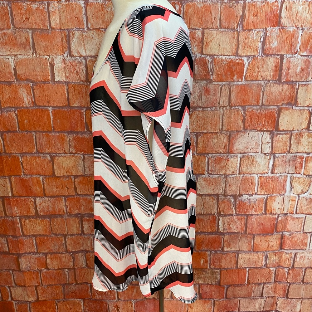 Torrid Chevron Button Back Top - image 6